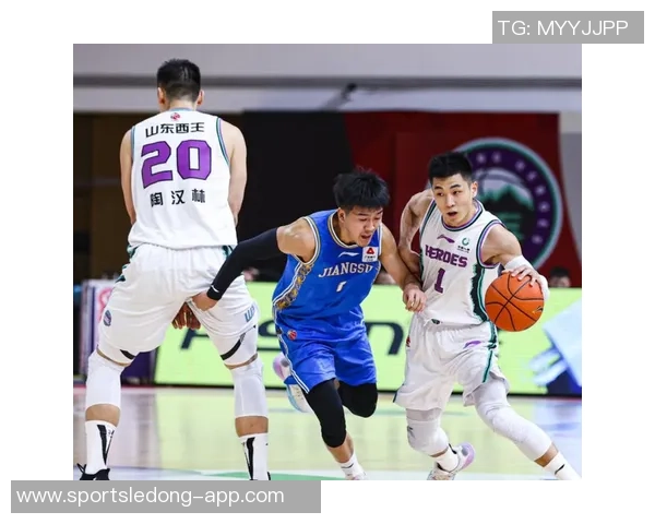 克莱本赛季替补出战8次投中5个以上三分球展现火力全开